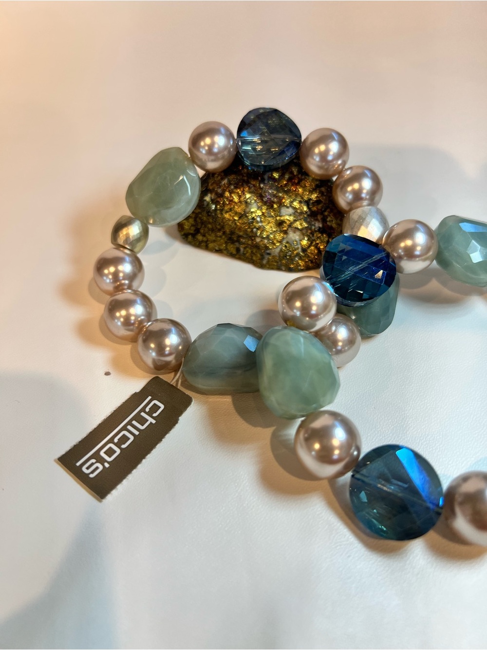 NEW 2pcs Chico’s Lucite Glass Faux Pearl Stretchy Chunky Bohemian Bracelet - Picture 4 of 7